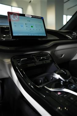 بی وای دی Qin Plus